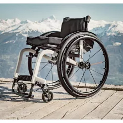 Meyra FEMTO R 1.180 merevvázas aktív kerekesszék