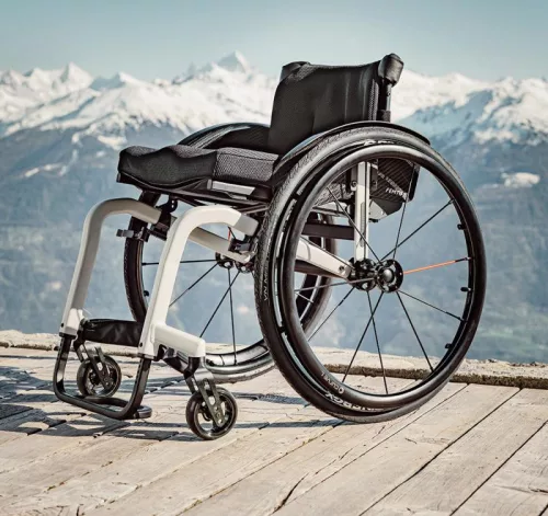 Meyra FEMTO R 1.180 merevvázas aktív kerekesszék