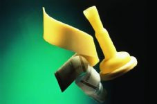 CONVEEN SECURITY + KÉTRÉSZES VIZELETCONDOM (NON-LATEX, KÜLÖNÁLLÓ RAGASZTÓCSÍKKAL)