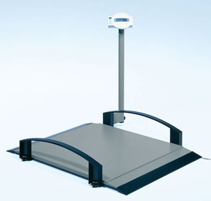 SECA 665 kerekesszék mérleg 300 kg/100g
