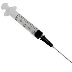   Fecskendő egyszer használatos 2,5 ml + 22 G 1 1/2 gumidugós